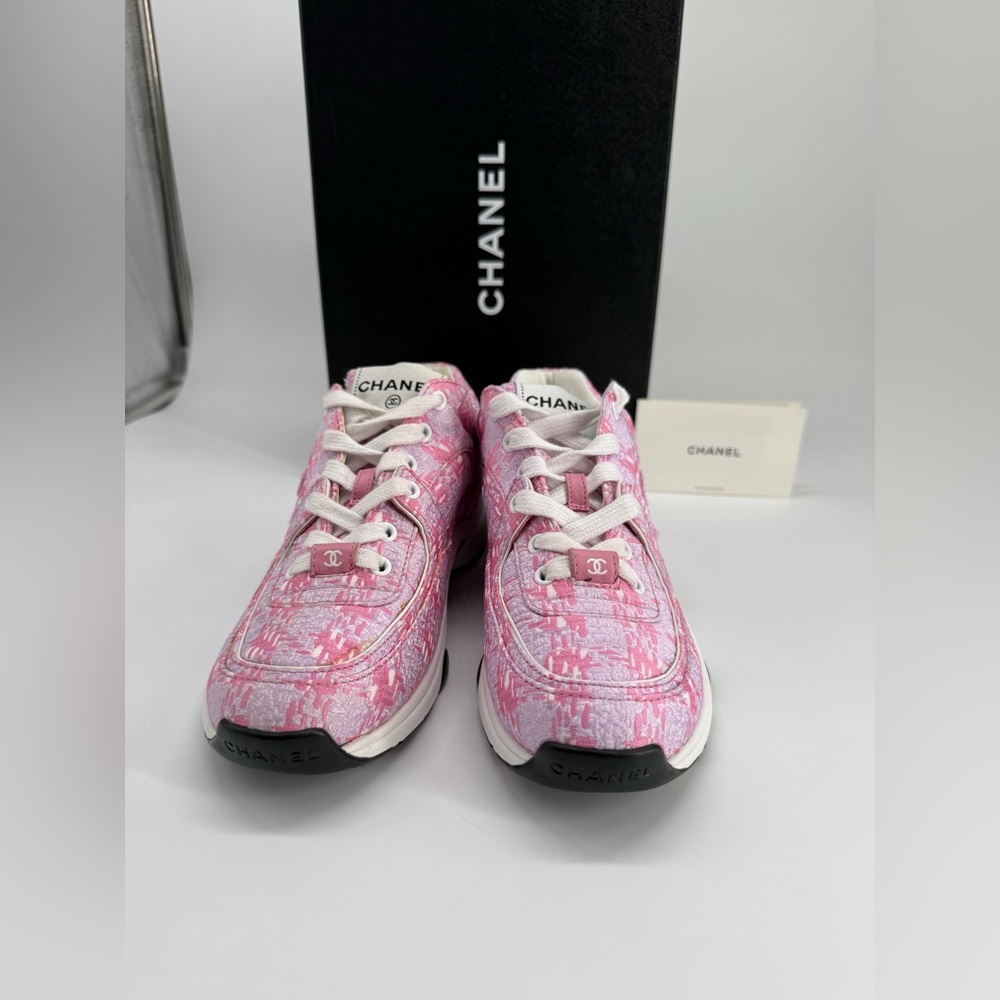Chanel Pink Tweed CC Sneakers Size 35 1/2 - Picture 2 of 11
